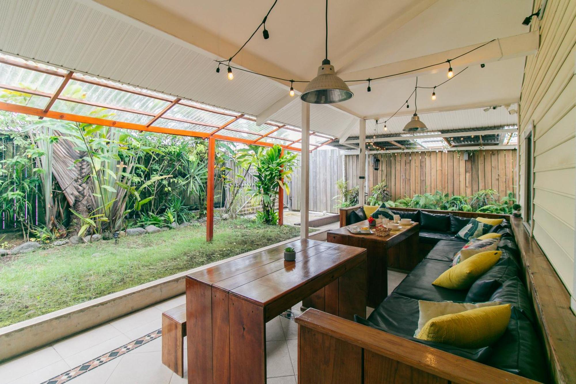 Pineapple House Guest house